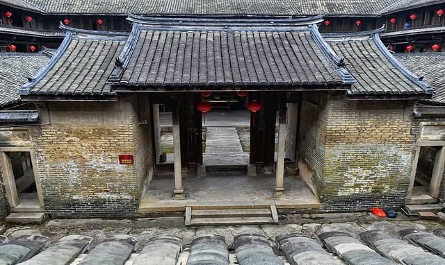 古堡|广东这个石方楼，形似大古堡已有250年，是客家建筑一大奇观