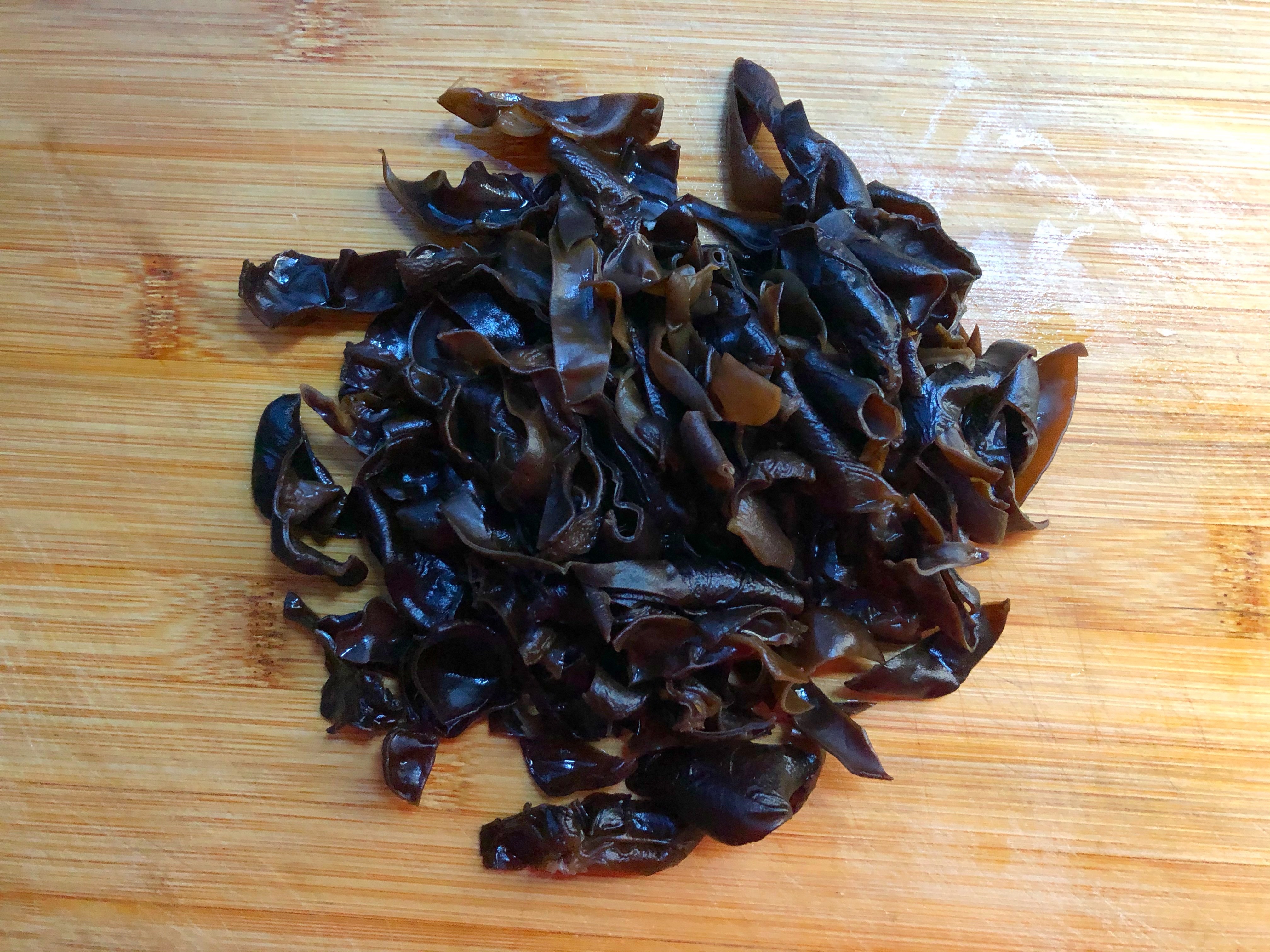 清肠|它和黑木耳天生是一对，简单炒一炒，清肠去脂又美味，别错过