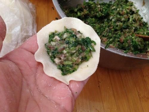 谷雨前，碰到這菜別手軟，健胃消食，包餃子特香，不懂太虧了