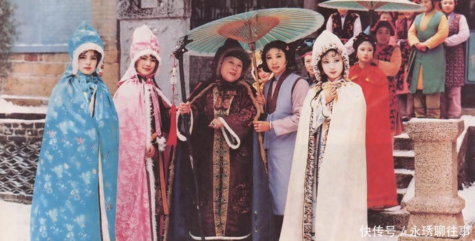 此人|此人出场只有一瞬间,曹雪芹用一笔带过,却关系着贾府的生死存亡