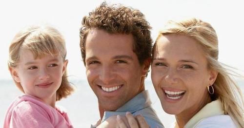 超市|5岁女童光着身子逛超市,宝妈却不以为然,家长别让无知伤了孩子