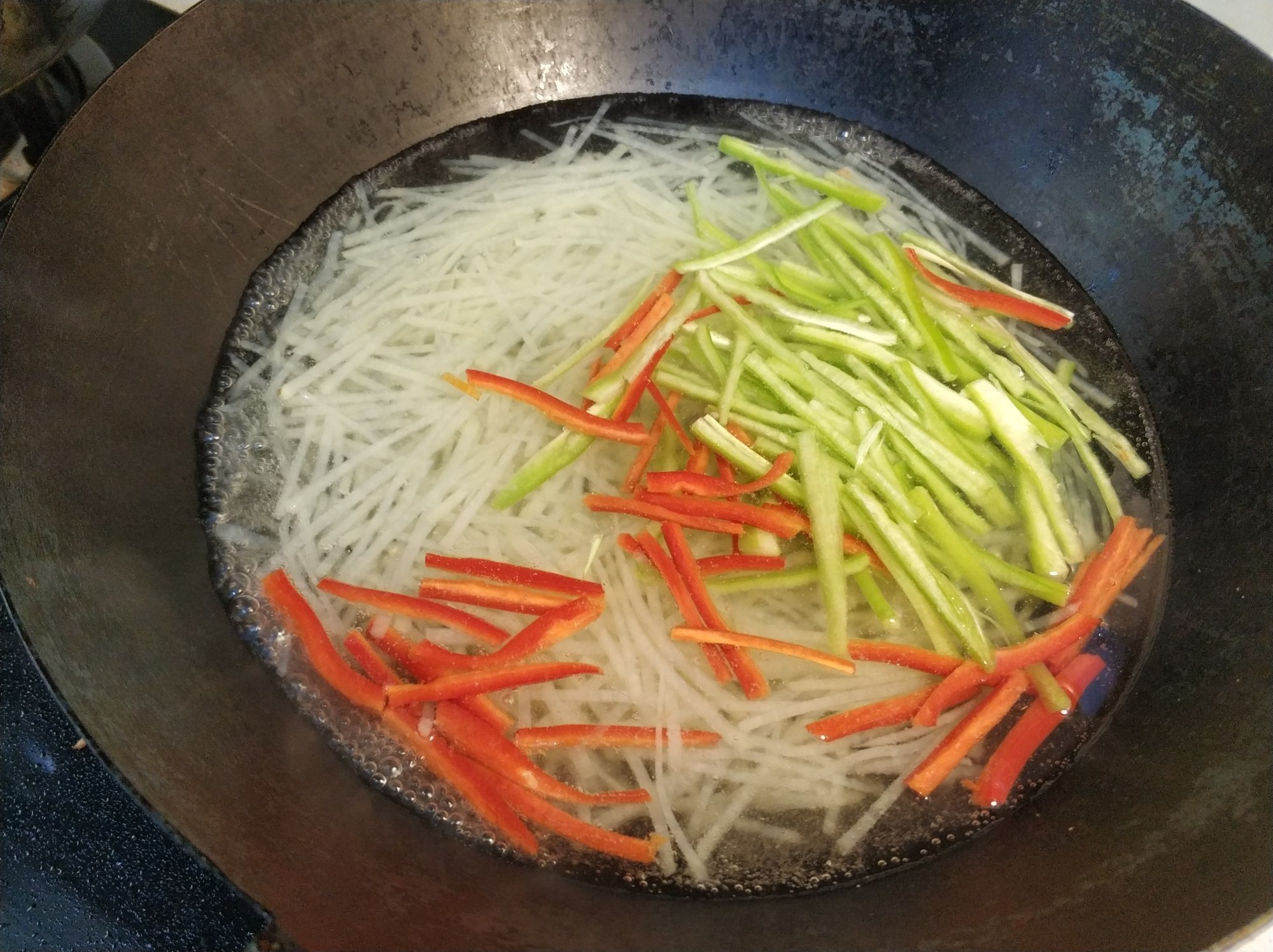 圆形mini面包6连模 |炒土豆丝,先放醋还是后放醋,这一步做对了,土豆丝脆爽又入味