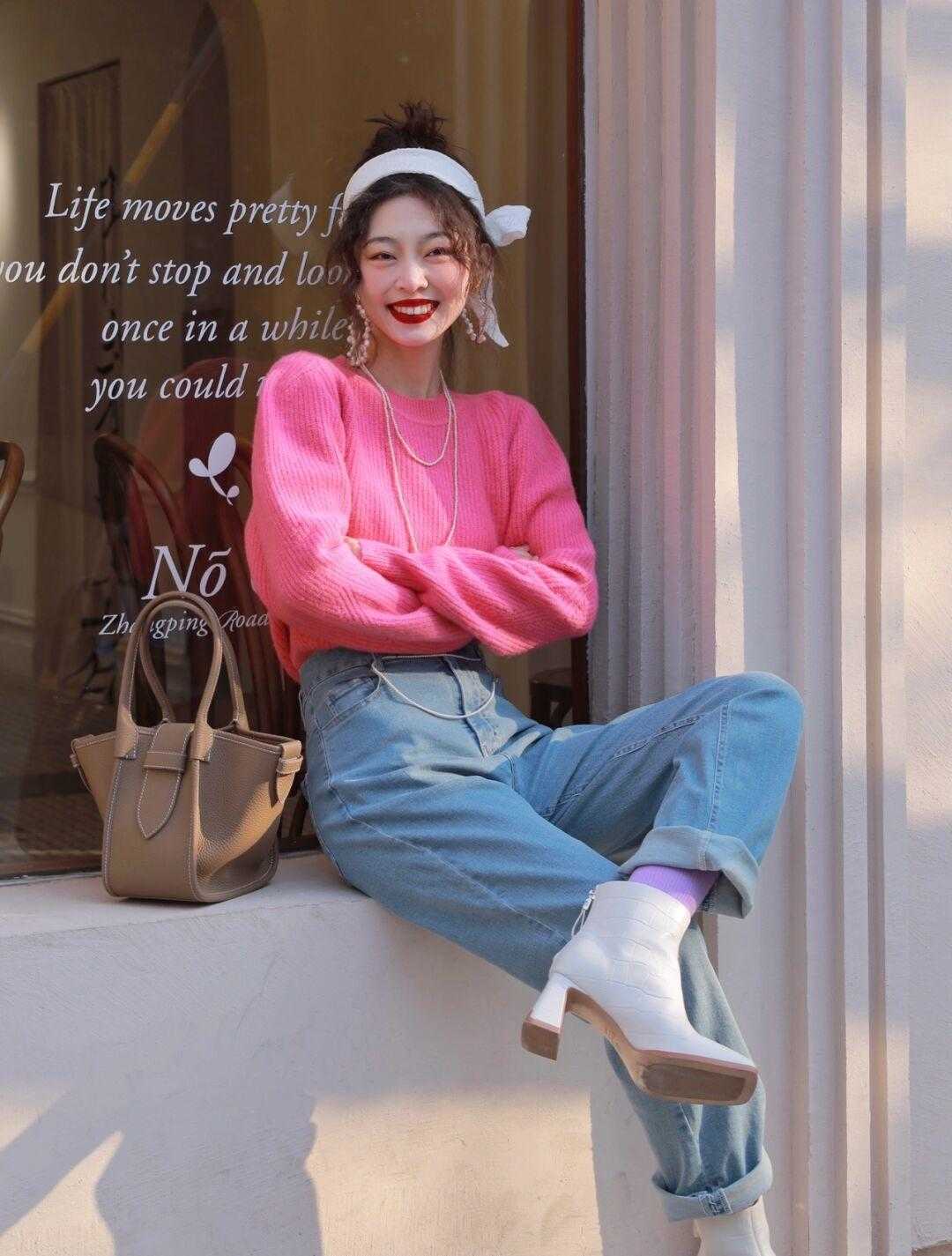 针织 温柔浪漫的小清新穿搭示范,这几套简约又日常,照着穿准没错
