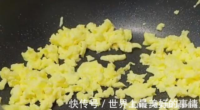 美味|玉米面倒开水锅里，瞬间变成美味，一次就成功，老人孩子都爱吃