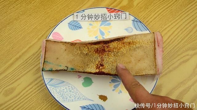猪毛不用火烤，不用镊子拔，大厨教我一招，一根猪毛也看不见
