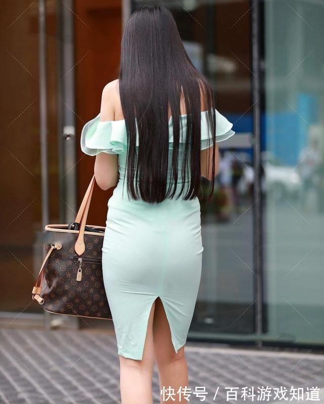 高跟鞋 绿色的衣服也很漂亮,荷叶边的设计非常柔和,适合配高跟鞋!