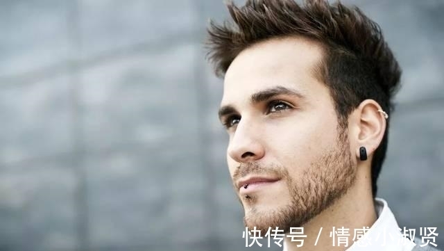 高跟鞋|不喜欢佩戴任何饰品的人,都是什么心理?丨饰品与危机感