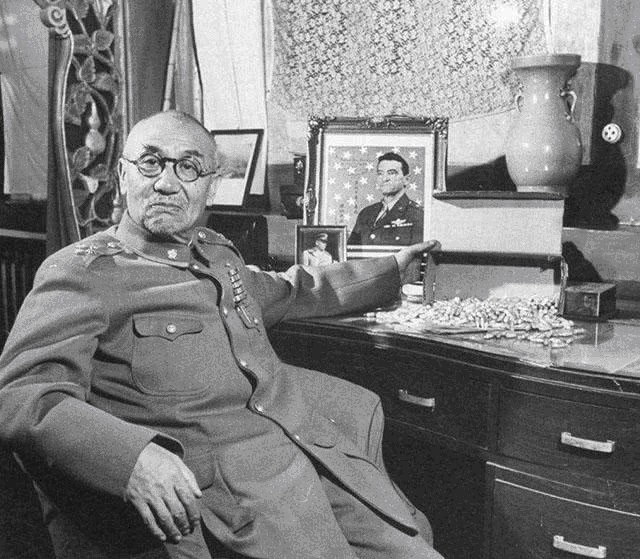 主动|妻子不能生育，他坚持14年不纳妾，岳父主动给他送来14岁女孩当妾