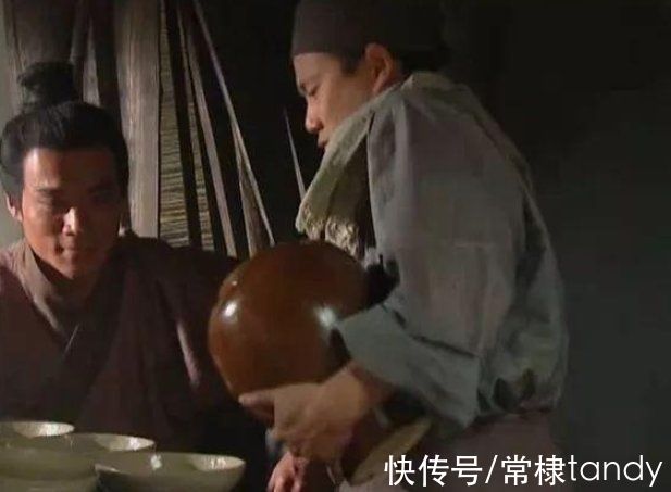 宋朝！武松酒量惊人，还是假能喝？在宋朝和这2人比，武松酒量真不算啥