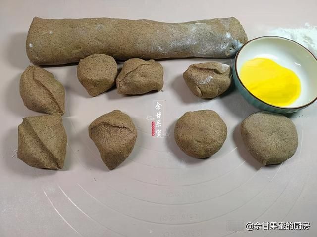  红薯|红薯全麦发面饼，方法简单，凉后不发硬，多做一点做早餐