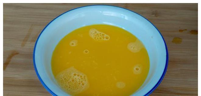 做法|蒸鸡蛋用冷水还是热水？大厨教你正确做法，蛋羹嫩滑无气孔，收藏