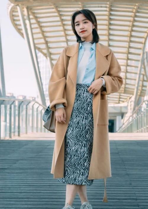 冬季内搭学会叠穿法，3个小技巧，提升气质和品味