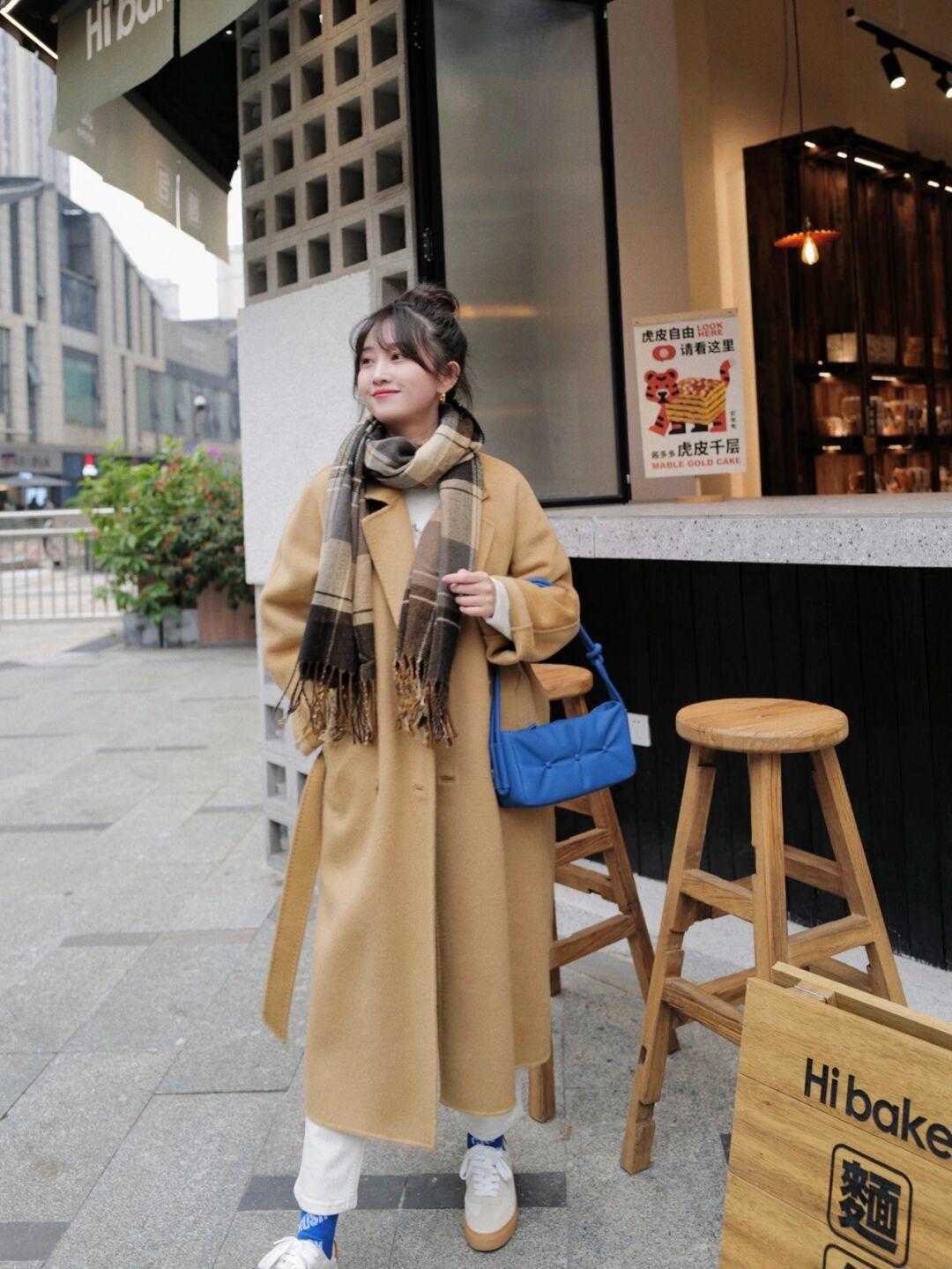 保暖 这个寒冬,胖女孩的穿搭教科书模板,简约又简单,保暖有气质