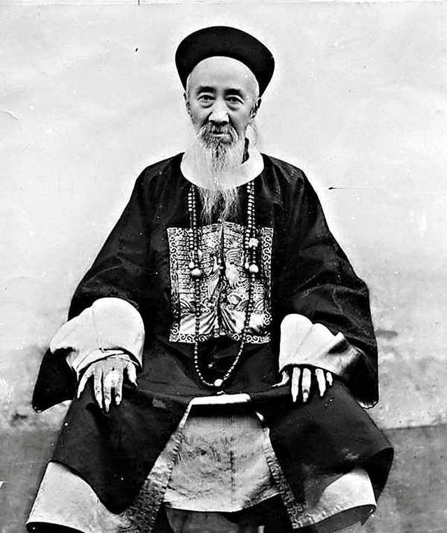 清朝钢轨历经百年,如今依然坚固耐用,专家:每根都是无价之宝