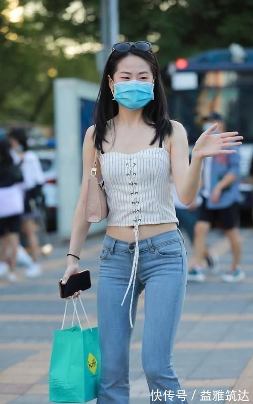 古韵 时尚好看的打底裤装扮显得古韵别致,时尚雅致又清爽,简约大方