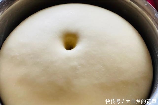 简单而朴素的做法,味道却不普通,最适合新手的烘焙入门面包