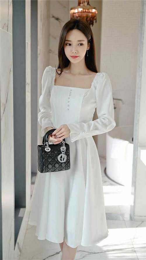 时尚女神孙允珠，飘逸云彩般白色仙气连衣裙，秒变珠仙儿