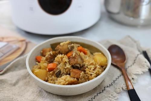 迷迭香|香喷喷的排骨焖饭，做法超简单！孩子一口气吃了两碗，想挑食都难