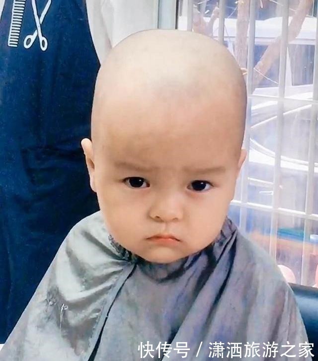 宝宝|妈妈带娃去剪头,看到自己的新发型后,宝宝请让我一个人静静