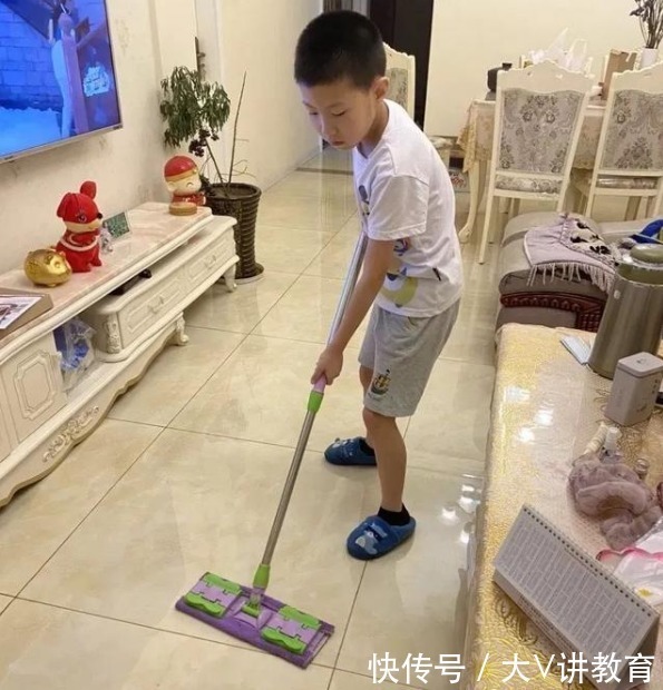 猛料|双减后的周末,老师突然要求家长上传生活照,有人爆出了“猛料”