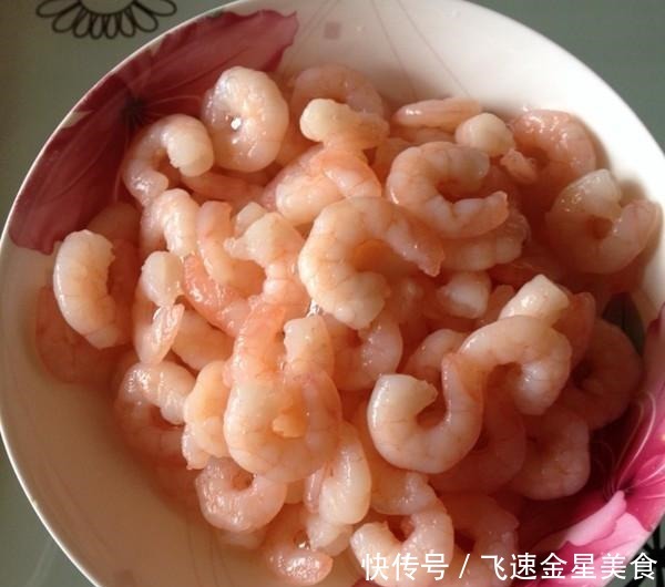 春天，西蘭花和此是絕配，老人吃了養血益氣，孩子吃了補鈣健腦