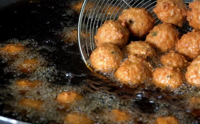 炸丸子,外行用淀粉换成这2样,丸子外酥里嫩,松软Q弹,真香