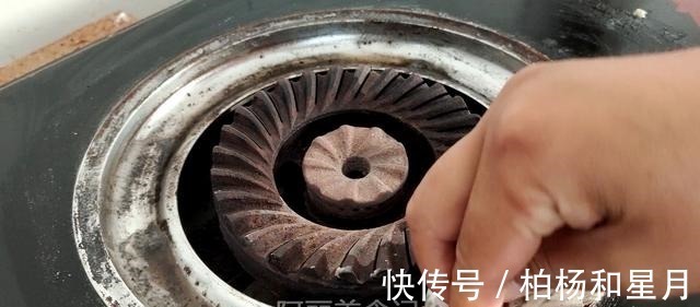 |沙雕动画，搞笑：和小伙伴比坑爹，我竟然还比不上他