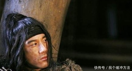 刚烈|古时一女子好心施舍,乞丐一句话使她当场跳河,乞丐:真刚烈