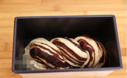 别买了，在家做出又香又软的面包，其实很简单，成本只要几块钱