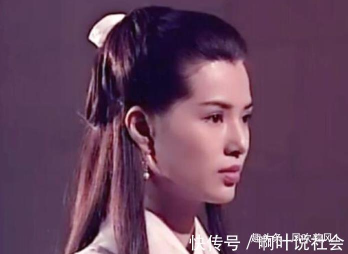 55歲李若彤自侃變村姑,親自下地干活幫趕牛,筷子腿纖細無比