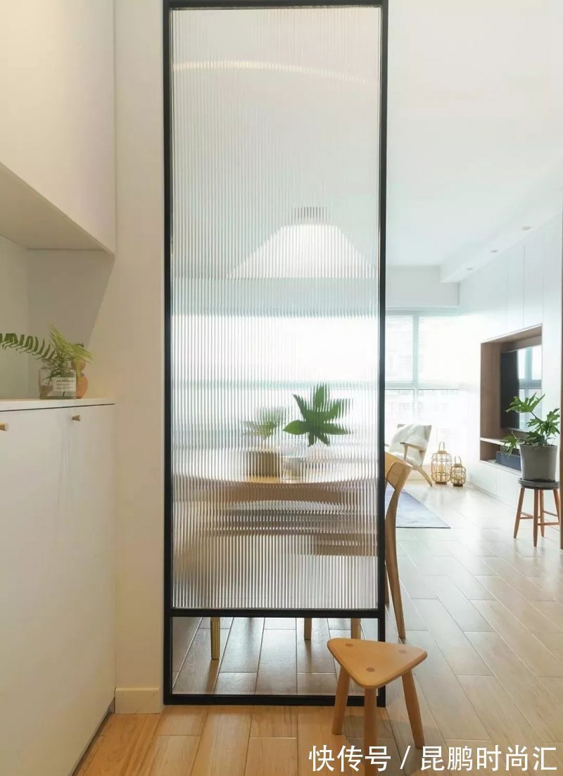 家具|装过两套房,才敢劝你别往客厅添这五件鸡肋家具,附上替换方案