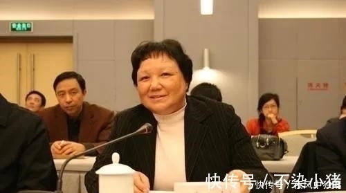 书法作品#邓公女儿邓楠书法太另类,笔墨朴拙憨实,温润无锋,果然字如其人