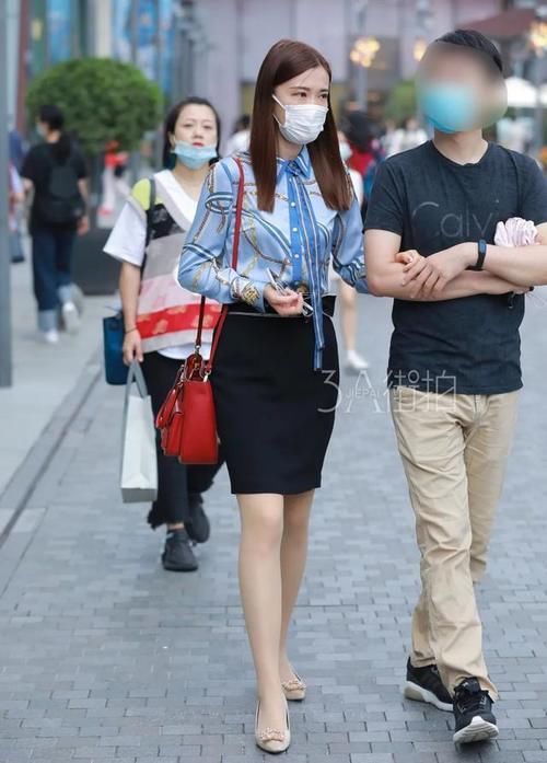 街拍：牛仔裤的花式搭配，有活力也很显身姿