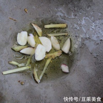 西红柿|#助力高考营养餐#比快餐店黄焖鸡好吃又简单