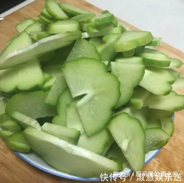 体重|这菜深冬要多吃,隔天排出宿便,口臭没了,软化血管,体重降了