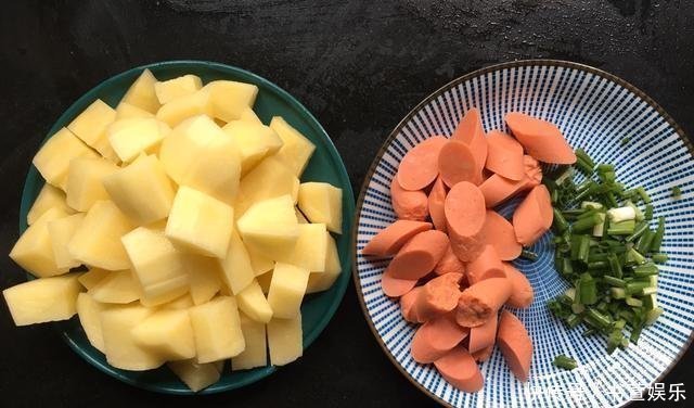 美味佳肴|土豆和它是绝配,餐桌上的美味佳肴,而且做法原来这么简单
