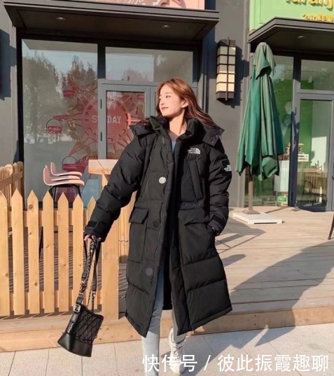 款式|白百合的羽绒服穿搭不显臃肿还耐看!款式基础配色清新,保暖好看