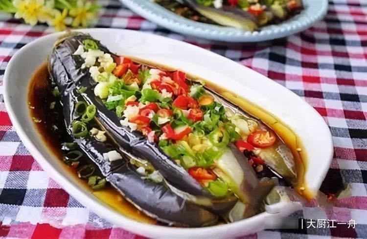 小米辣|蒸茄子，切记不要直接上锅蒸，多加1步，鲜嫩入味不变色，真解馋