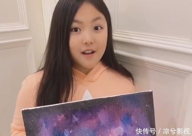 朋友们|王诗龄新绘画作品获称赞,把艺术玩到极致,3个细节获得专家认可