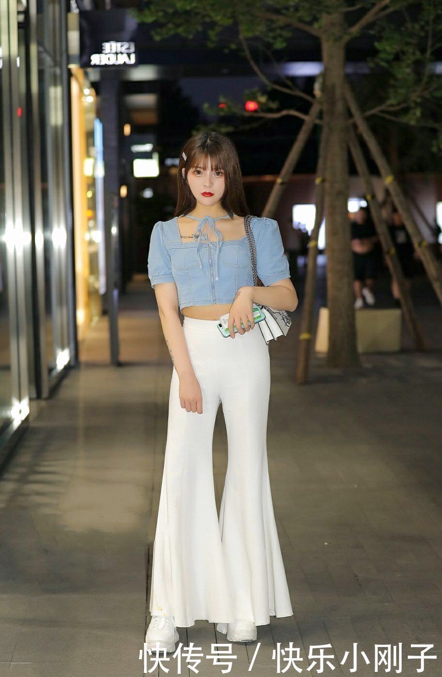 复古的喇叭裤又流行起来，完美的穿衣风格，时尚舒适又有气质！