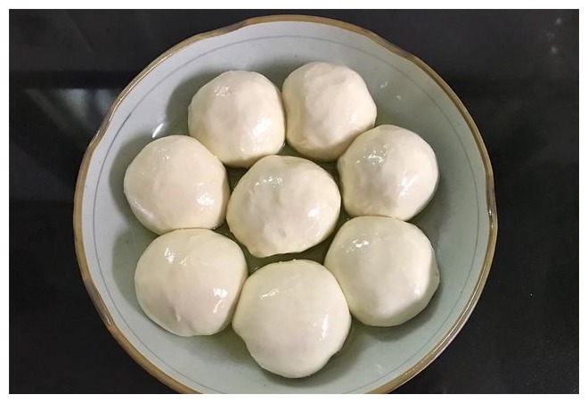葱油饼好吃有诀窍,层层酥脆,做法简单,2分钟烙一张,百吃不厌