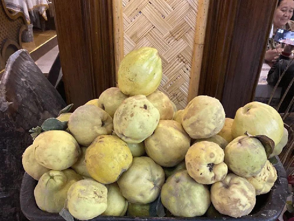 颜色|渐渐消失的古老水果,果肉像木头,煮熟了却又香又甜,如今很少见