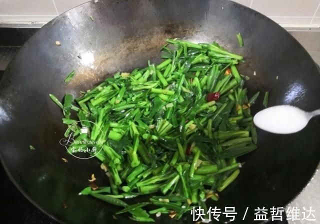 干辣椒|此菜晚餐吃好，被称为“菜中牛奶”，补钙不长肉，夏天吃还下火