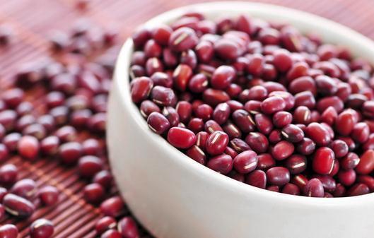 红豆|红豆和此物一起煮,大肚子平了,斑也淡了,子宫越来越干净!