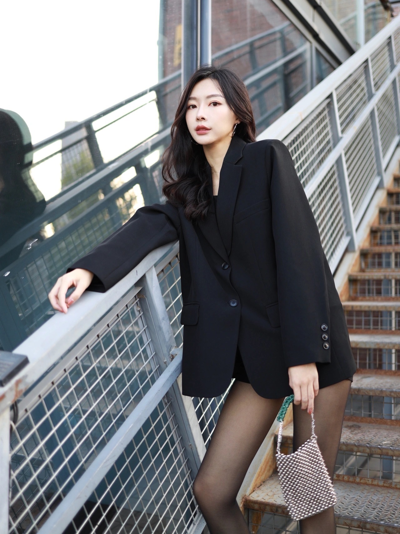 御姐 职场御姐丨怎样才能穿出西装黑丝的高级感?这就是幂式穿搭!