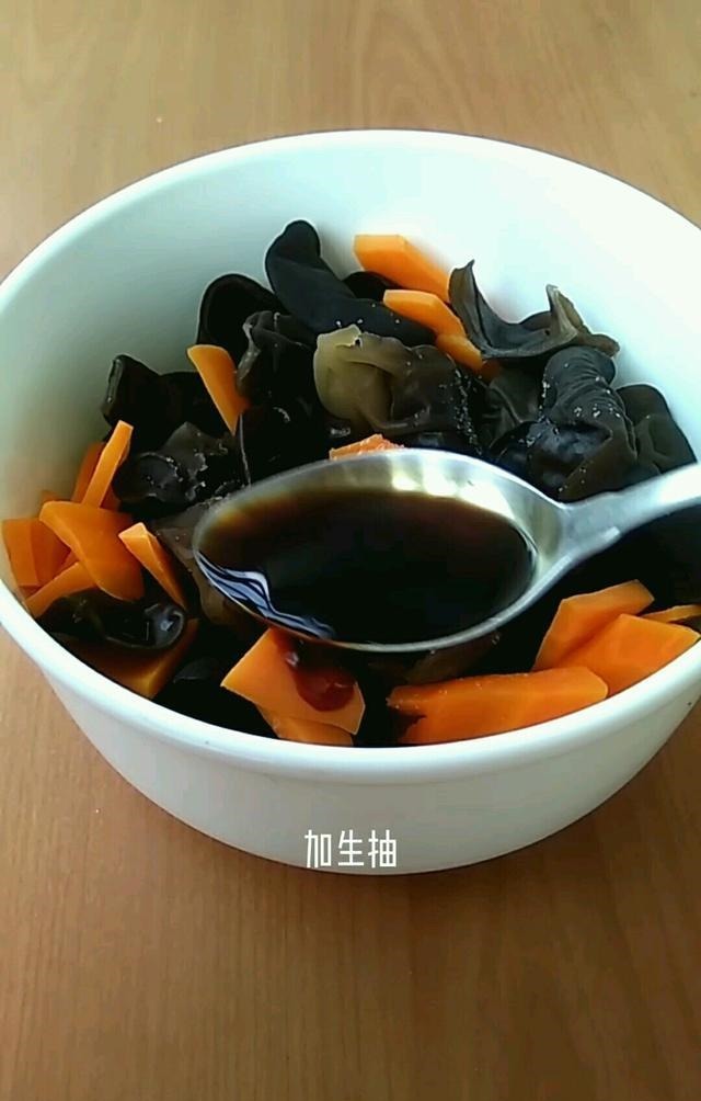 这种“隔夜菜”吃一次也不行,比抽烟危害大,很多家庭都中过招