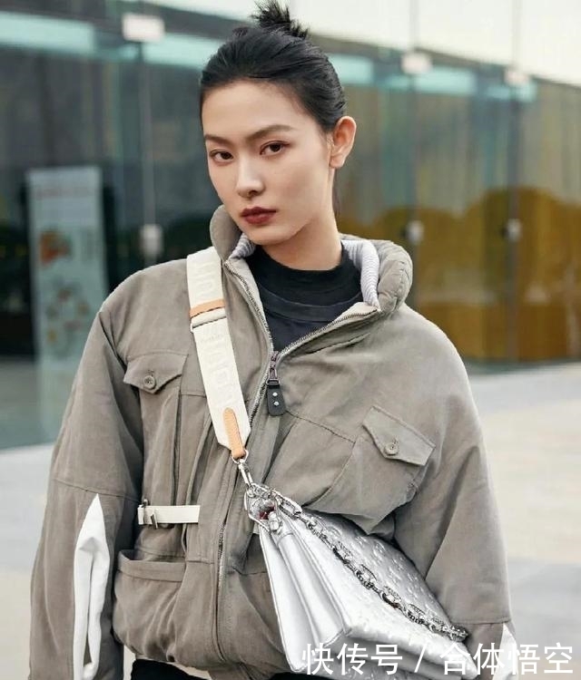 烂大街的包包别背了!2021春夏最流行的是这些