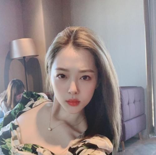 女生若改掉这3种“恶习”,眼睛会越来越耐看,颜值蹭蹭往上涨