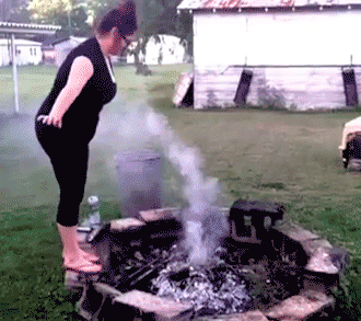 |搞笑GIF:好尴尬 气氛突然变得探戈起来