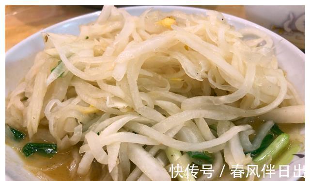 弟弟来帮我收小麦,当天我特意做一桌菜招待,饭后公婆亲自来感谢